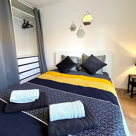 L'Essentiel -Proche Gare-Wifi-Parking Prive-2A4Pers Apartment Saint-Nazaire  Exterior photo