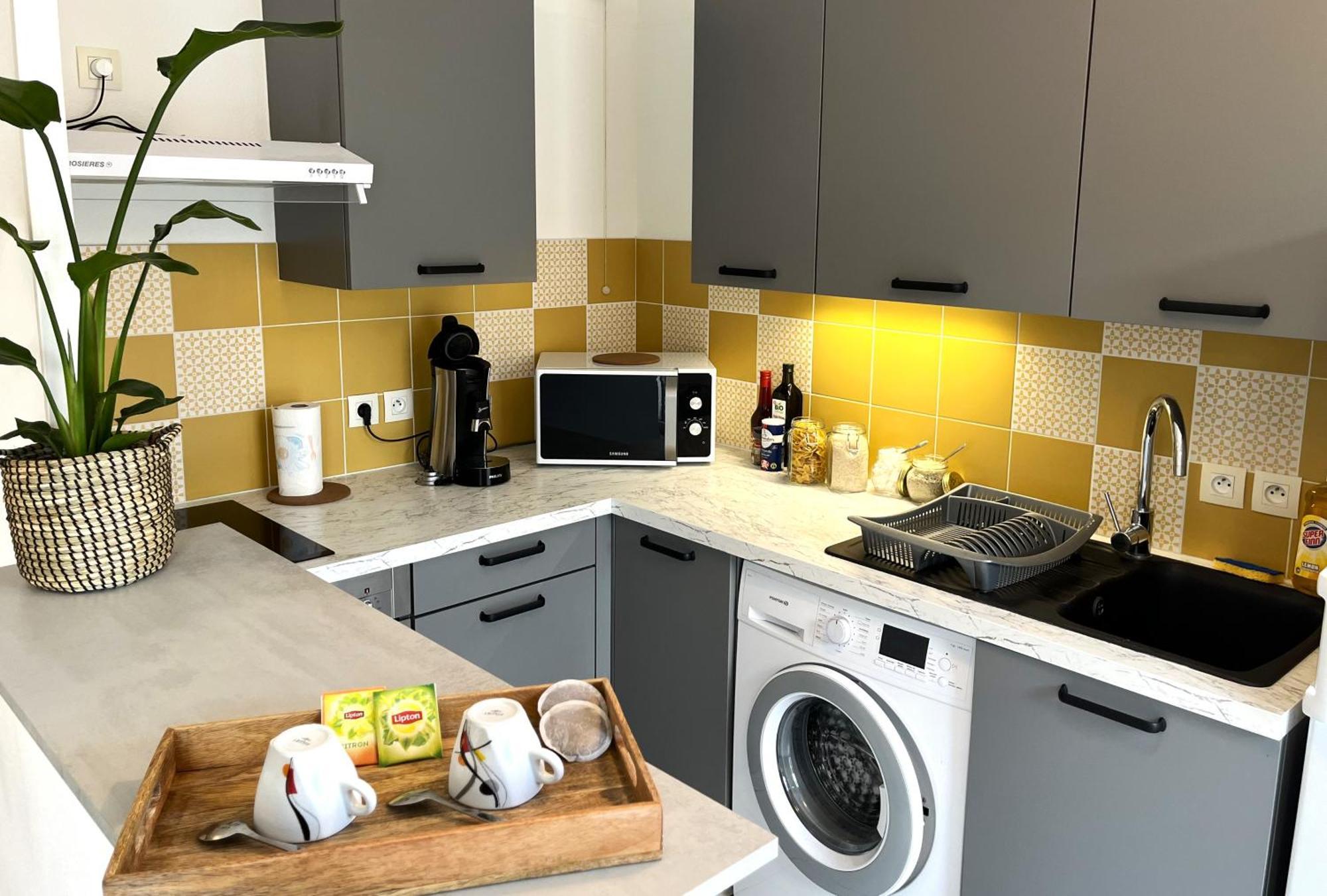 L'essentiel -proche Gare-wifi-parking Prive-2a4pers Apartment *